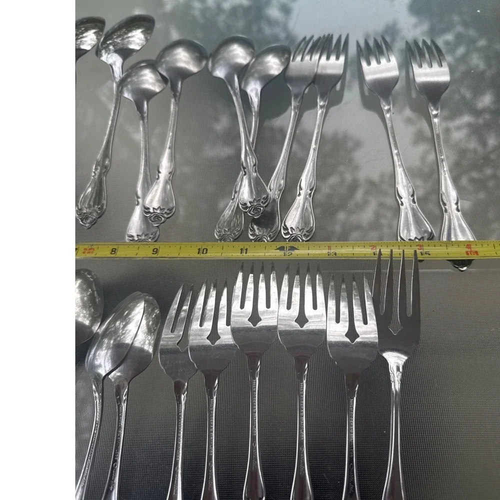 Oneida 1881 Rogers Flatware Set 33pc Baroque Rose Stainless Silverware Floral EX